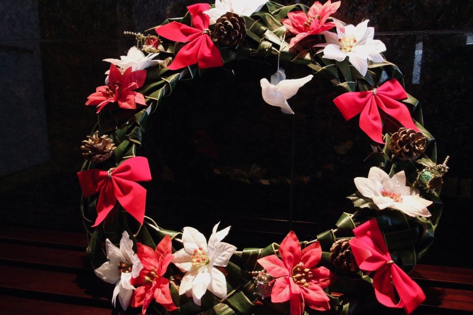 Holiday Wreathmaking Workshop! Celebrate the season with your family at the Valley of the Latte on Nov 1, 2, Dec 6, 7, 13 & 14, 2025