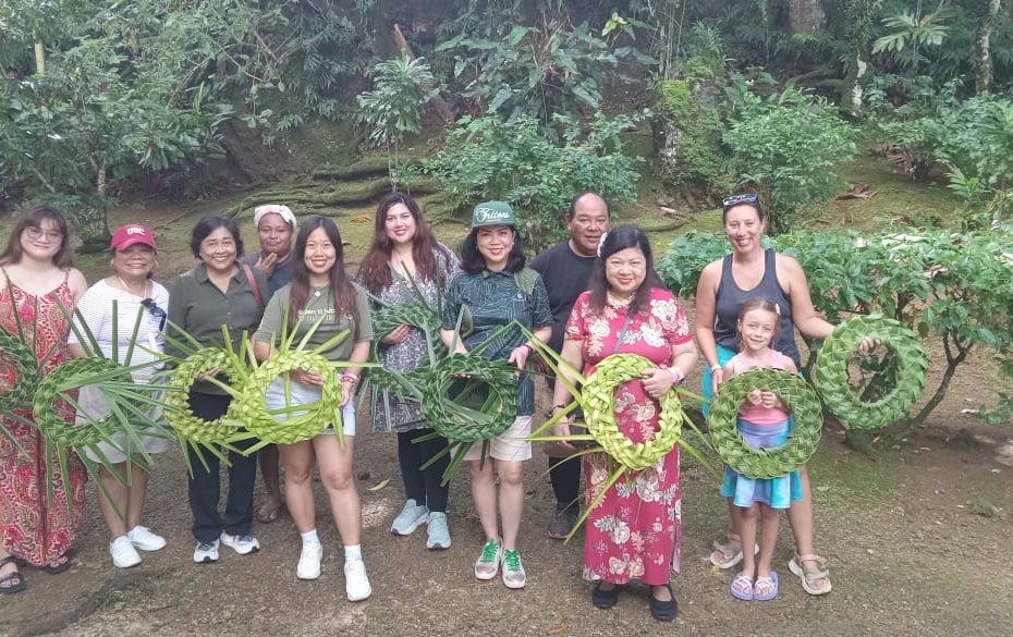 Weaving Workshop: Christmas Wreath